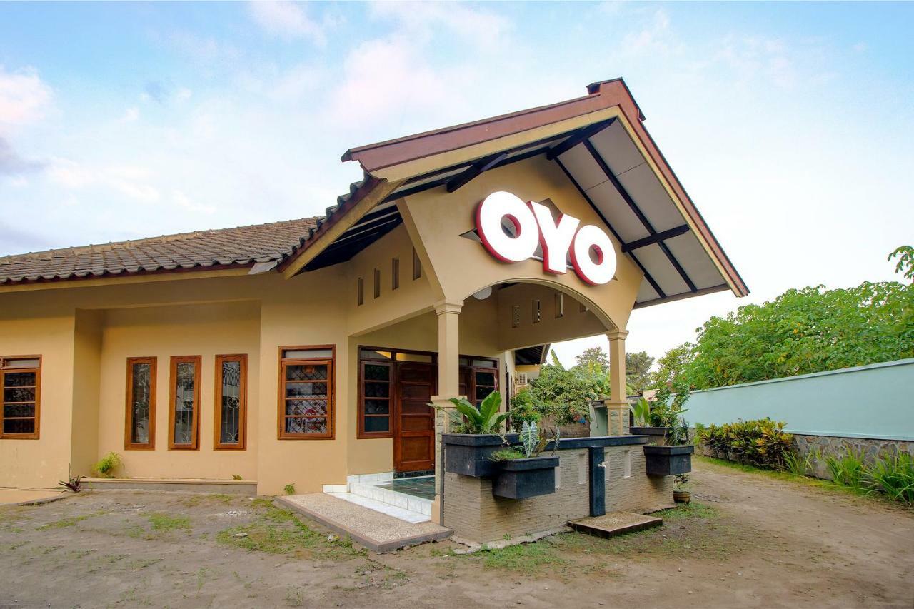 Oyo 1195 The Doctor'S Guest House Syariah Kejayan Luaran gambar