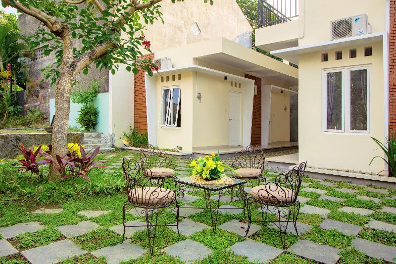 Oyo 1195 The Doctor'S Guest House Syariah Kejayan Luaran gambar