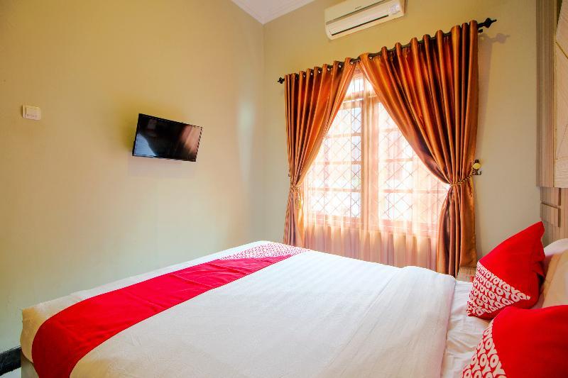 Oyo 1195 The Doctor'S Guest House Syariah Kejayan Luaran gambar
