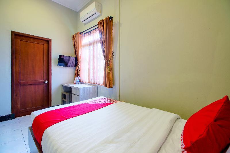 Oyo 1195 The Doctor'S Guest House Syariah Kejayan Luaran gambar